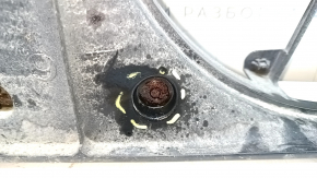The diffuser radiator shroud is bare for Toyota Prius 50 16-22, the bolt is broken.