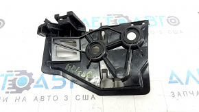 The rear bumper mount, inner right, VW Tiguan 18-24, is broken.