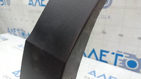 Front right fender arch trim for VW Tiguan 22-24. Structure. Scratches, broken fasteners.