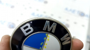 BMW X3 G01 18" trunk logo emblem - scratches