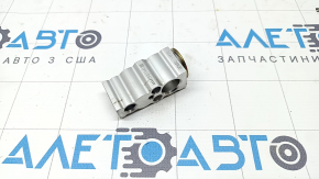Toyota Rav4 19-hybrid heater air conditioner valve