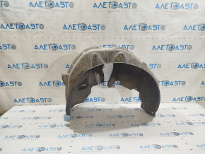 The rear right fender liner of the Audi Q3 8U 15 is worn out.