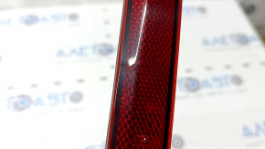 Ford Explorer 20-23 rear right reflector scratches