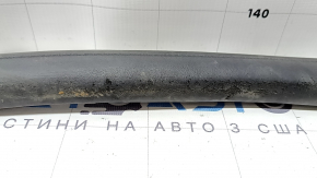 The front left door seal of the Ford Explorer 20-23 is worn out.