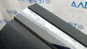 Lower front right door trim for Ford Explorer 20-23, structure, with chrome molding, scratches, worn