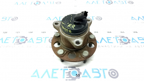 Kia Niro 23-24 HEV rear right hub crack