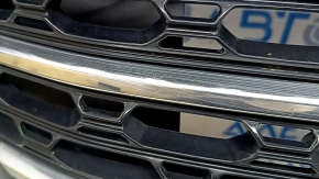 Radiator grill with frame and chrome assembly Ford Explorer 20-23 with emblem, XLT, sand, crack on the emblem, missing fragment on the emblem