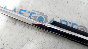 Molding door-glass center front left Lexus CT200h 11-17 chrome, dented, scratches