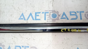 Molding door-glass center front left Lexus CT200h 11-17 chrome, dented, scratches