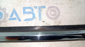 Molding door-glass center front left Lexus CT200h 11-17 chrome, dented, scratches