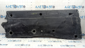 The left underbody protection of the VW Tiguan 18-24 is worn out, the fastening is dented