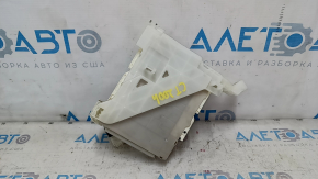 Fuse box under the dashboard Lexus CT200h 11-17