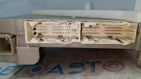 Fuse box under the dashboard Lexus CT200h 11-17