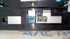 Honda Insight 19-21 8" touchscreen display, scratches, and glue on the screen.