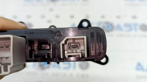 USB Media Hub Jeep Grand Cherokee WK2 20-22 scratches