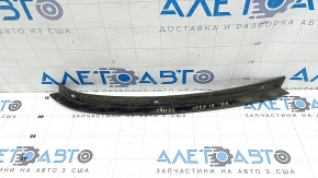 Jeep Grand Cherokee WK2 11-22 rear right fender arch seal on the body, scratches