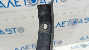 Jeep Grand Cherokee WK2 11-22 rear right fender arch seal on the body, scratches