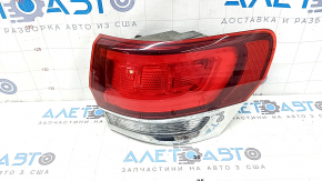 Jeep Grand Cherokee WK2 20-22 right outer fender light, chrome, scratches