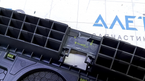 The front panel center trim for the Audi A4 B9 17-20 speakers is black, with a mesh, the mount is broken.