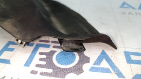 The left windshield wiper seal on a Jeep Compass 17-24 has dried out.