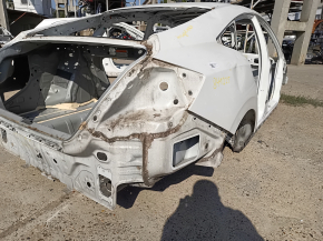 Honda Insight 19-21 rear right quarter panel, white, dents, dings