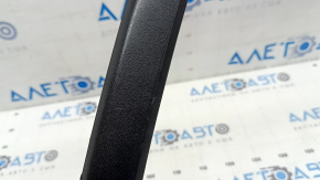 Jeep Grand Cherokee WK2 17-22 front left fender arch trim: structure, scratches, crack in fastening, broken fastening