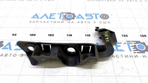 The front bumper mount on the right fender of the Audi A4 B9 17-19 is broken.