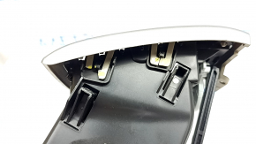Left dashboard air duct deflector for Jeep Grand Cherokee WK2 19-22 with silver trim, cracks in fasteners, broken fastener