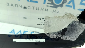Toyota Prius 30 windshield, 10-15, air along the edge, sand, chip