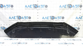 The front bumper guard of the Audi A4 B9 17-17 is broken.