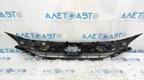 Toyota Venza 21-24 radiator grille: sand, cracks, scratches