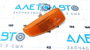Jeep Renegade 15-23 front left fender turn signal reflector cracked