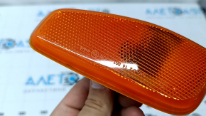 Jeep Renegade 15-23 front right fender turn signal reflector cracked