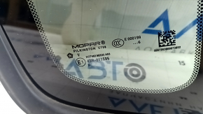 Jeep Renegade 15-18 tinted rear right window with scratches on the glass.
