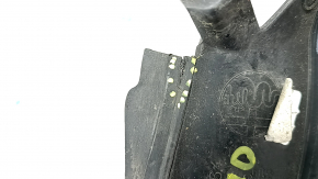 The left windshield wiper seal on an Alfa Romeo Stelvio 18-25 is torn.