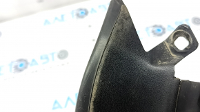 The left windshield wiper seal on an Alfa Romeo Stelvio 18-25 is torn.