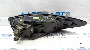 Volkswagen ID.4 21-22 left outer fender light with scuffs