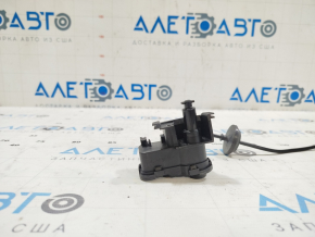 VW Golf 15- Fuel Filler Door Lock