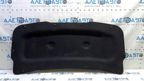 The hood insulation of the Jeep Cherokee KL 19-20 is torn.