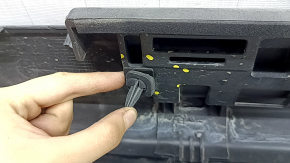 Right threshold of Alfa Romeo Stelvio 18-22 structure, scratches, broken fasteners, broken fastener