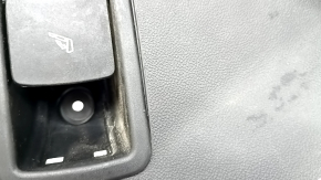 Alfa Romeo Stelvio 18-20 rear left door sill trim, black, crack, crack in fastening, broken fastenings, scratches