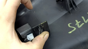 Alfa Romeo Stelvio 18-20 rear left door sill trim, black, crack, crack in fastening, broken fastenings, scratches