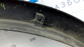Rear left fender arch trim for Alfa Romeo Stelvio 18-22: structure, cracks in fasteners, scratches