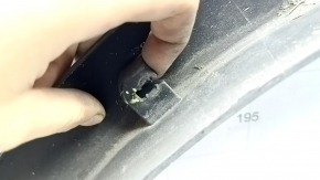 Rear right fender arch trim for Alfa Romeo Stelvio 18-22, structure, crack in fastening, broken fastening, scratches