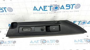 Alfa Romeo Stelvio 18-22 black lower right rear pillar trim, scratches, crack in mount