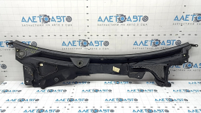 Alfa Romeo Stelvio 18-25 plastic windshield wiper grille with torn seal