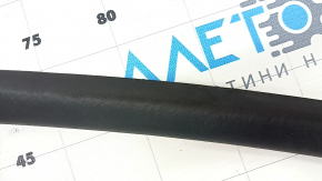 The front right door seal for the Alfa Romeo Stelvio 18-25 is worn out.