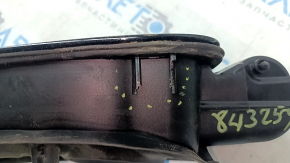 The fuel filler flap with the housing of the Audi Q5 80A 18-24 is broken.
