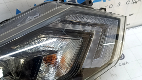 Nissan Rogue Sport 20-22 halogen front right headlight assembly, scratches