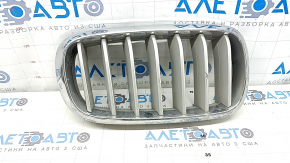 Right radiator grill nostril BMW X5 F15 14-18 Pure Excellence, cracks, broken fastening, sand